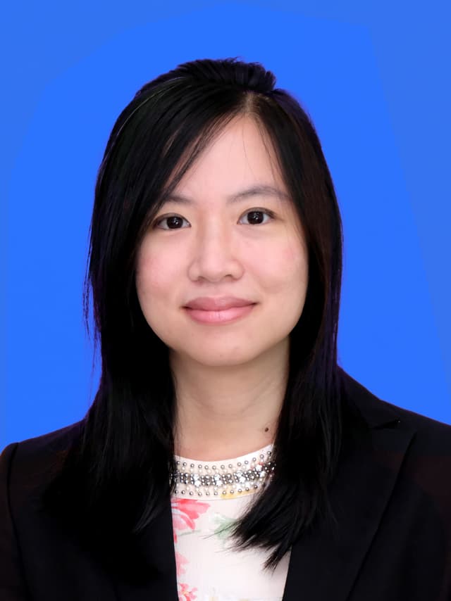 Prof. Dr. Ir. Esther Setiawan S.Kom, M.Kom